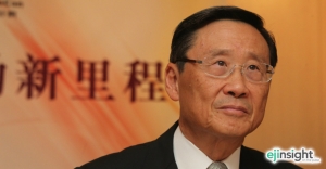 Peter Woo, son-in-law made good, bows out