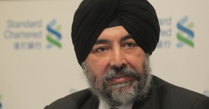 StanChart eyes US$1.8 billion cost cuts in three years