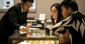 Weaker yuan, strong dollar deepening pain for HK retailers 