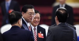 Who is to blame for politicizing HK economic issues?