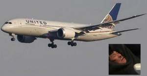 How United Airlines makes more money by offering poorer service