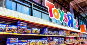 Toys "R" Us gets squeezed from all sides 