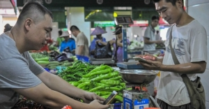 China steps up oversight on e-payments, online content