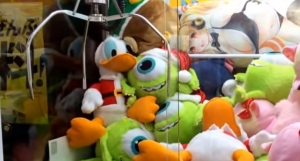 Virtual-world fatigue boosts popularity of claw crane machines 