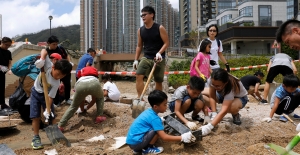 A heartwarming display of neighborly love in Tseung Kwan O