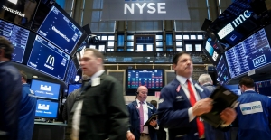 Dow Jones surpasses Hang Seng as trade war rages on