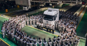 China's oldest state carmaker secures 1 trillion yuan lifeline