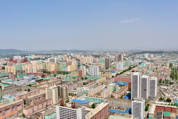 平壤舊區建築富有「社會主義色彩」，這是計劃經濟年代的產物。　(李潤茵攝)