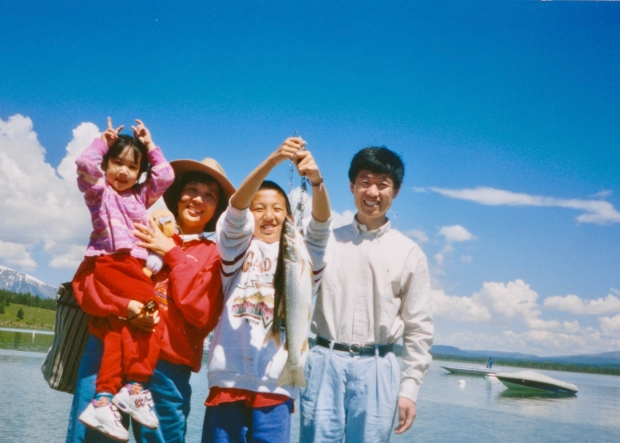 文革結束後，單偉建重返校園攻讀英文，邂逅主修俄文的太太，兩人育有一子一女。　(受訪者提供)