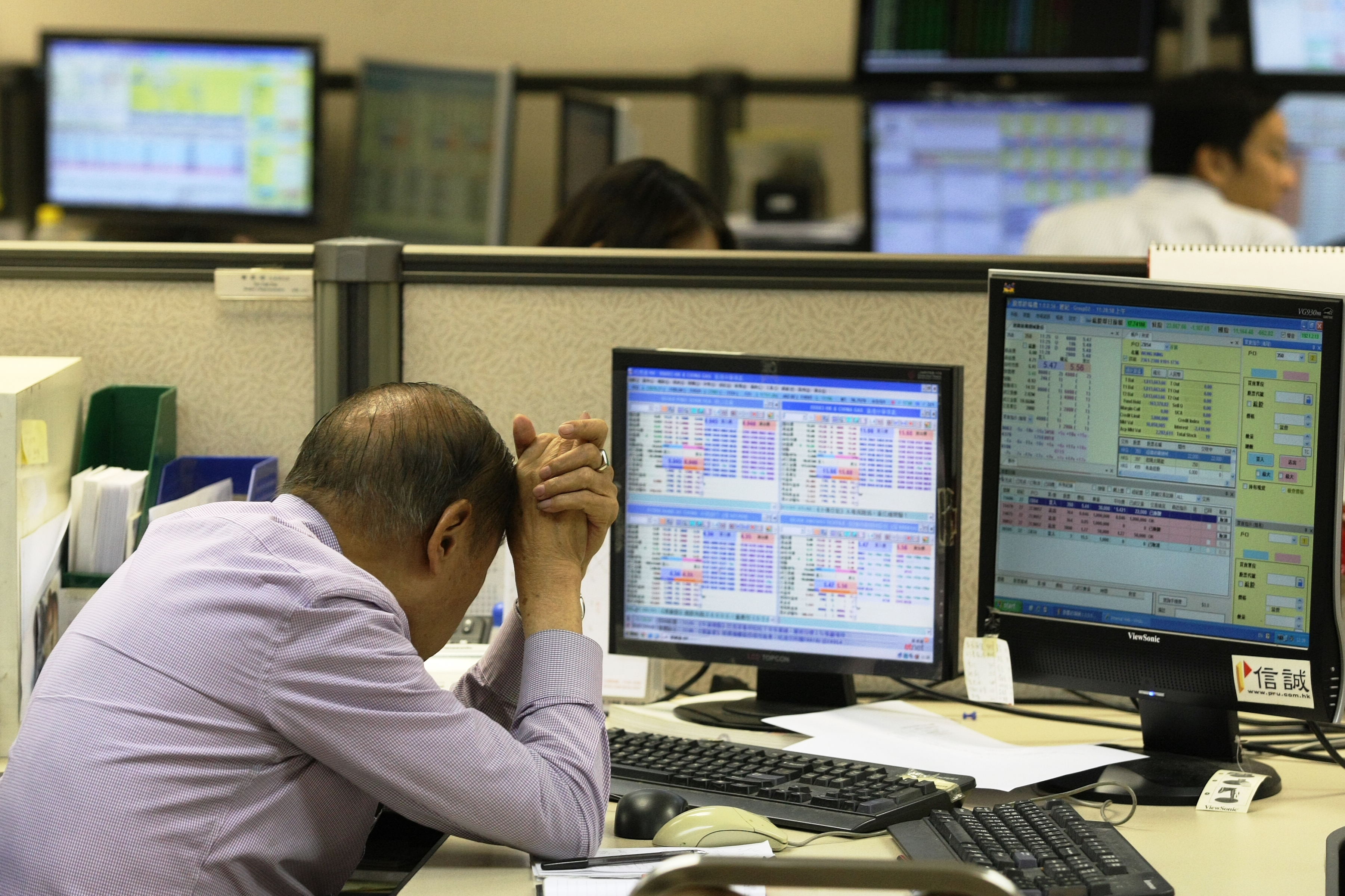 信報即時新聞- 港股直擊- 恒指突插逾600點科指再失九千關- 信報網站hkej.com