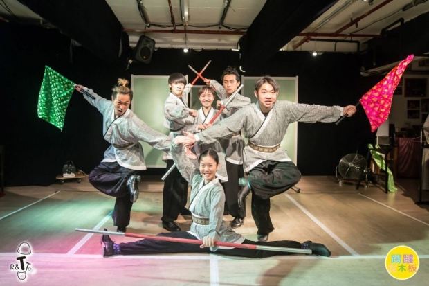2015年社區文化大使《踢躂花木板》演出照