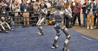 選中資股變陣 轉炒物理AI