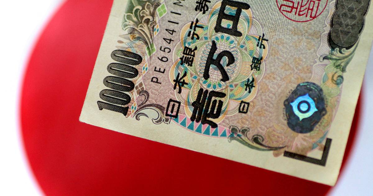 瑞银资产管理质疑日央行转向鹰派,再次干预将带来日圆卖出机会。(路透图片)