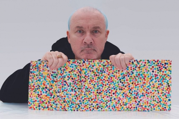 英國藝術家 Damien Hirst