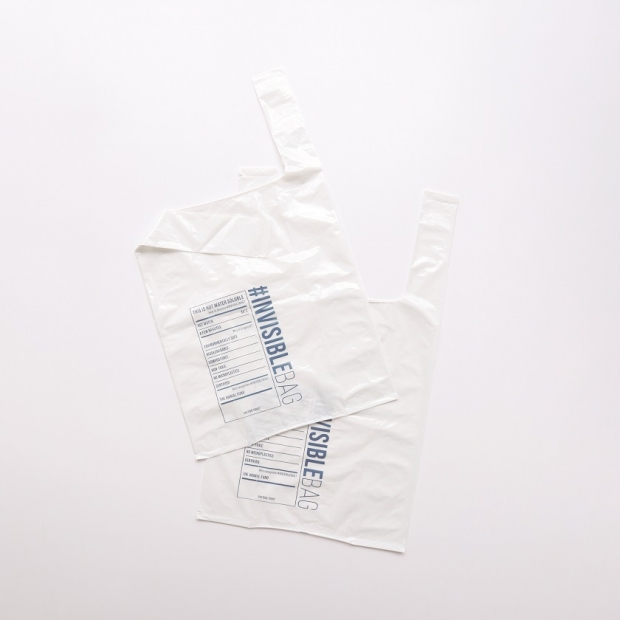 #INVISIBLEBAG 不但能完全溶於水中，更是可在堆填區的缺氧環境中生物降解，及可工業堆肥的環保包裝袋。