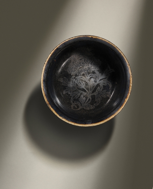 北宋黑釉描金牡丹紋盌