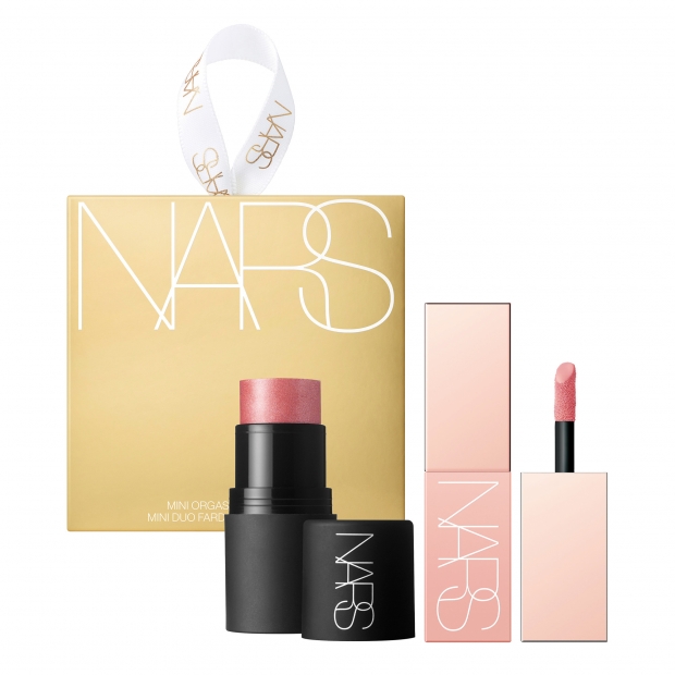 NARS ORGASM迷你彩妝組合︰迷你Afterglow悅光透亮胭脂液ORGASM、迷你多功能彩妝膏ORGASM︰NARS 向來是我的 must-have item，這款迷你彩妝組合既有胭脂液帶來的水光好氣息，也有彩妝膏賦予的雙倍光澤，配合使用是party look不可缺少妝品！