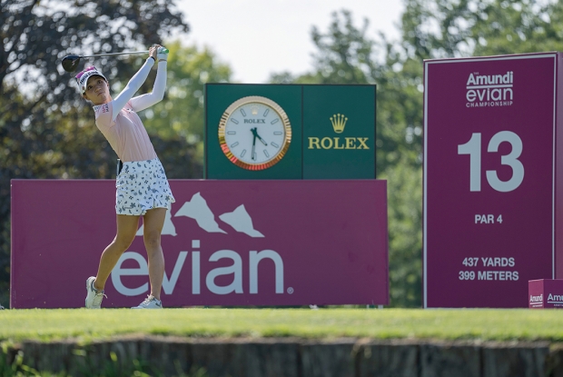 勞力士代言人高寶璟（Lydia Ko）在2022年東方匯理依雲錦標賽上揮桿開球。